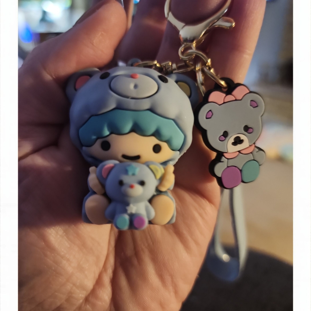 Sanrio Hello Kitty Gemini Twins Keychain - Picture 2 of 6